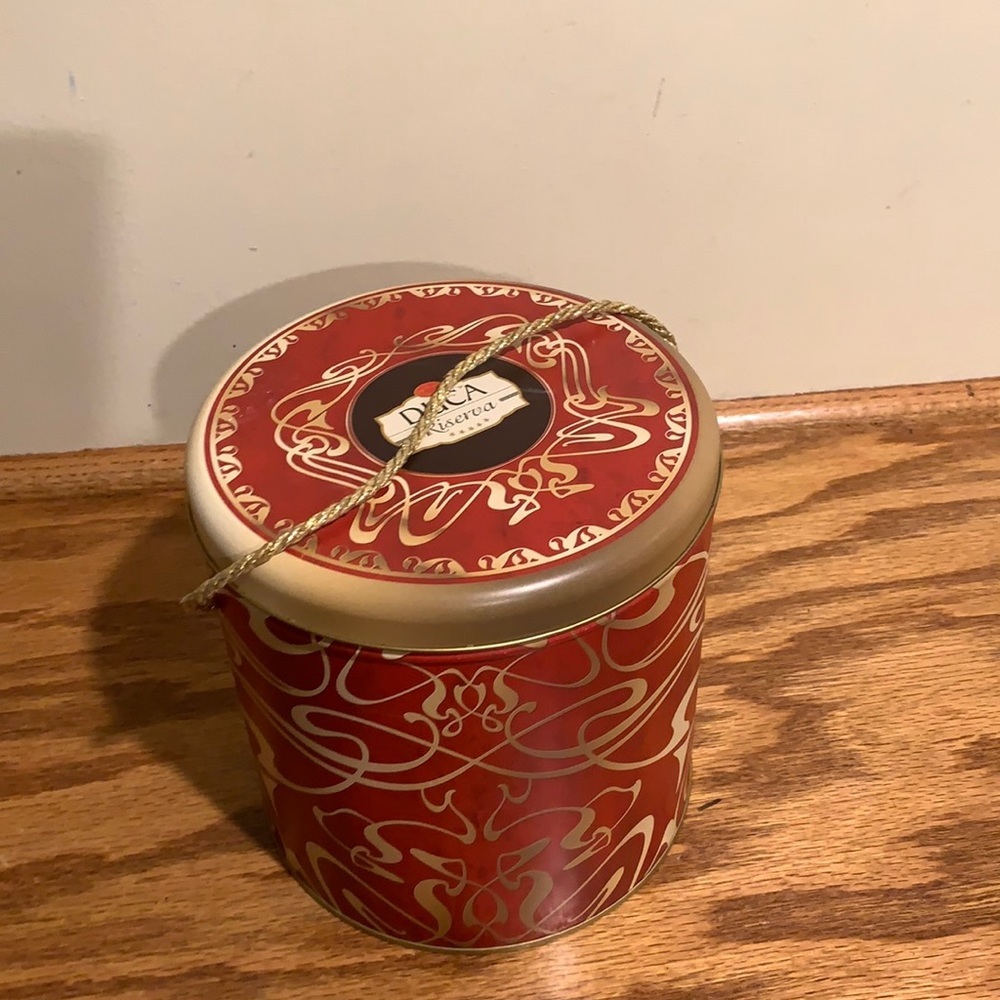 Empty Cookie Box - Picture 3 of 12